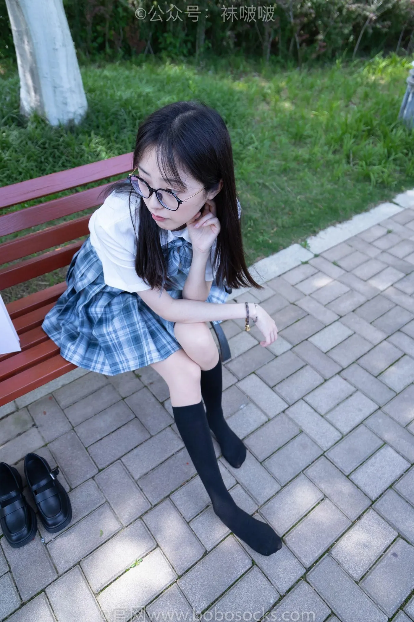 [BoBoSocks袜啵啵]NO.007 稚予-JK制服、皮鞋、黑色中筒棉袜、肉丝 [143P]插图3